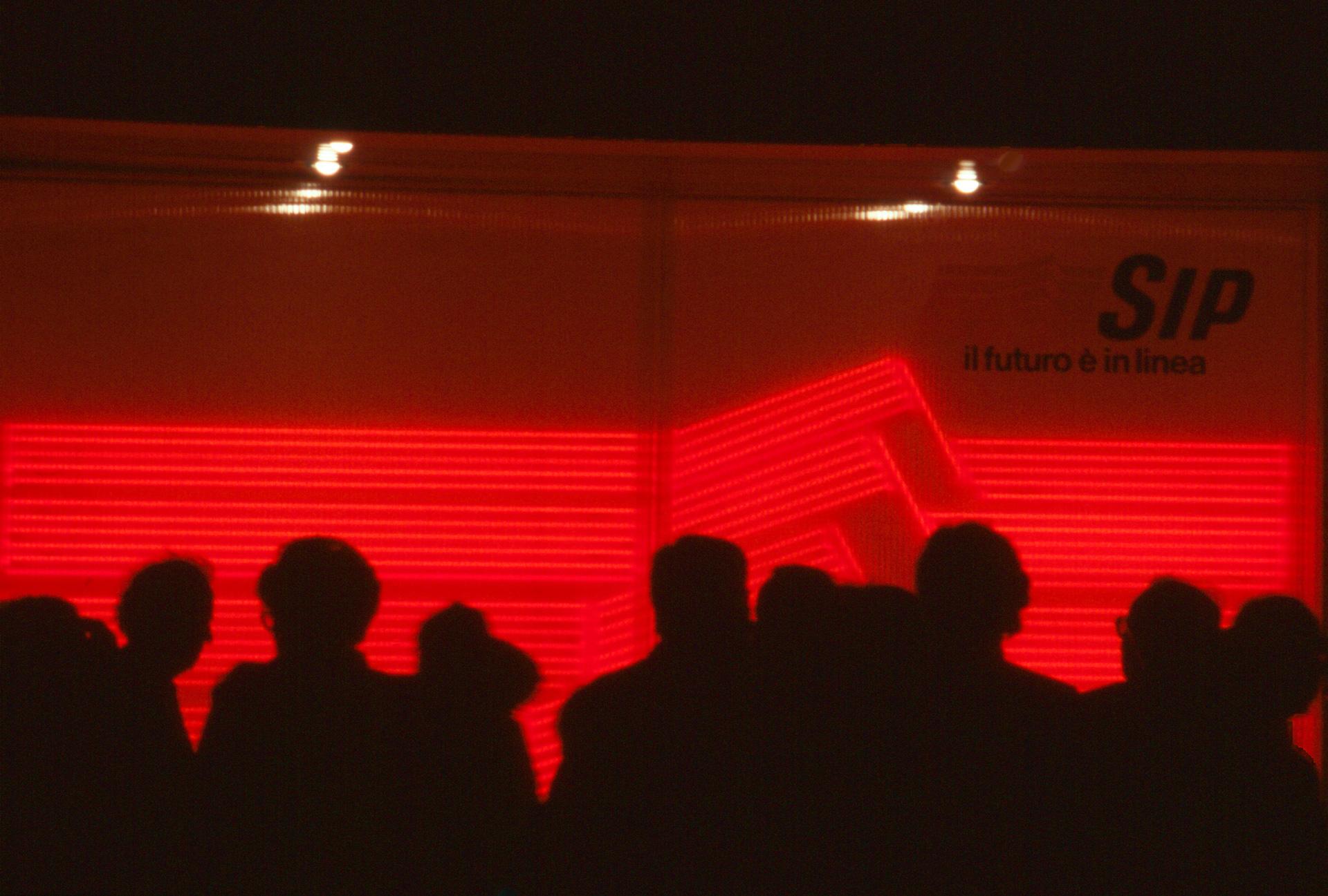 Visitors at the SIP-RAI pavilion at the 1985 Milan Trade Fair 